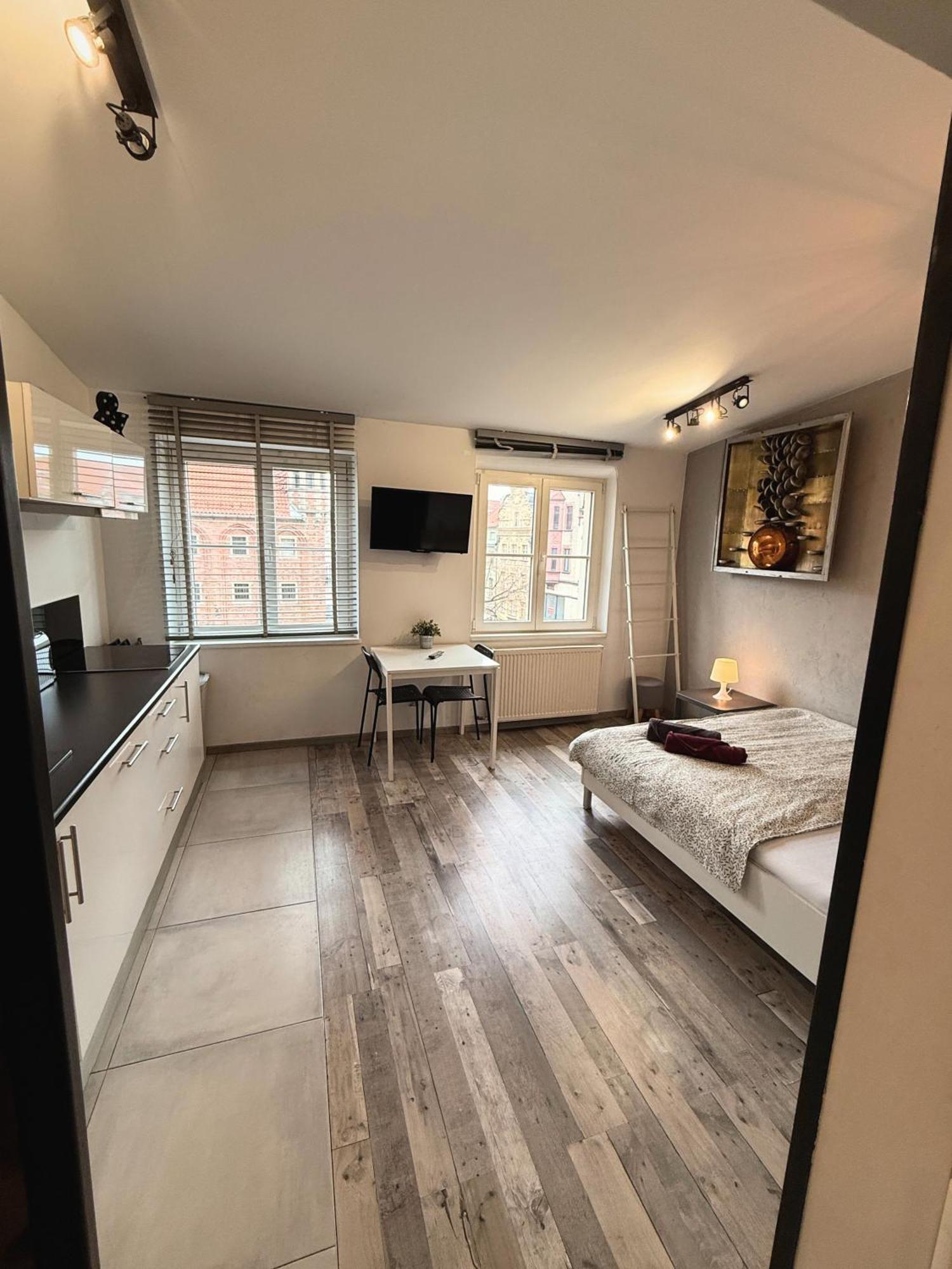 Apartament Z Widokiem Na Pomnik Kopernika - Rynek Staromiejski Торунь Экстерьер фото