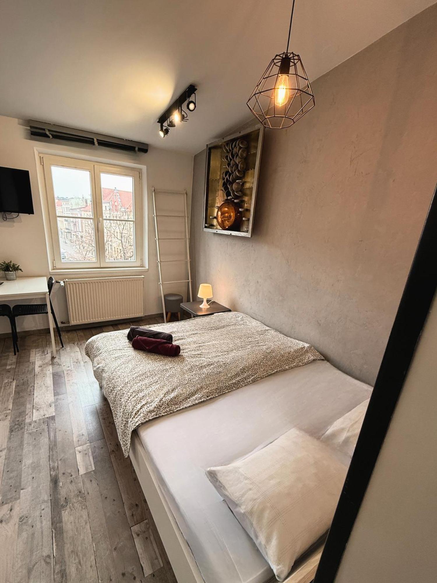 Apartament Z Widokiem Na Pomnik Kopernika - Rynek Staromiejski Торунь Экстерьер фото